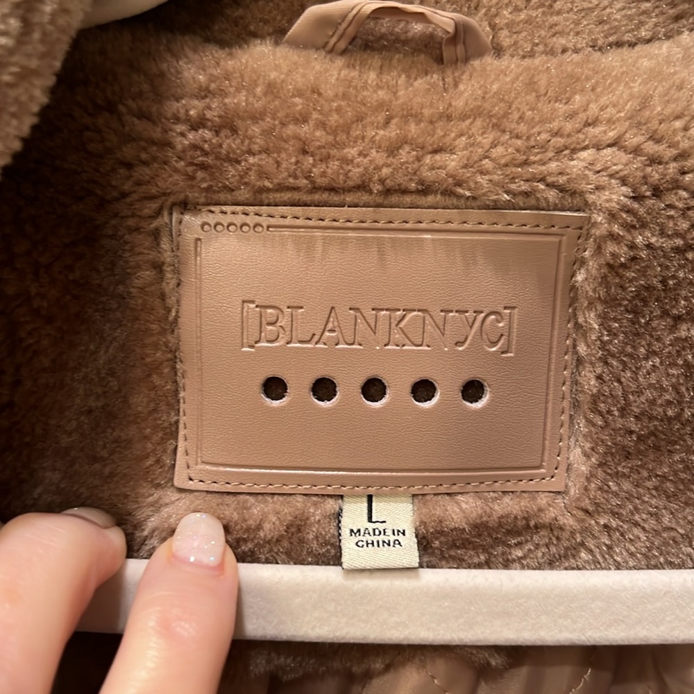 NWT Blank NYC Bicoastal Faux Fur Jacket Size LARGE Beige - Picture 12 of 16